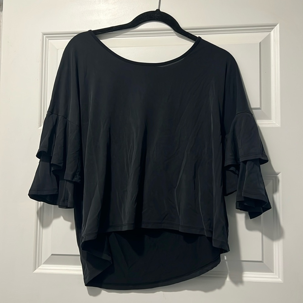 Olive and oak high low top size quarter sleeve size medium black